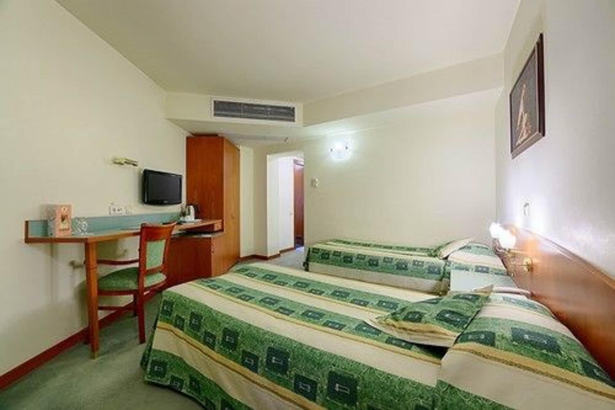 Hotel Duke Romana Center