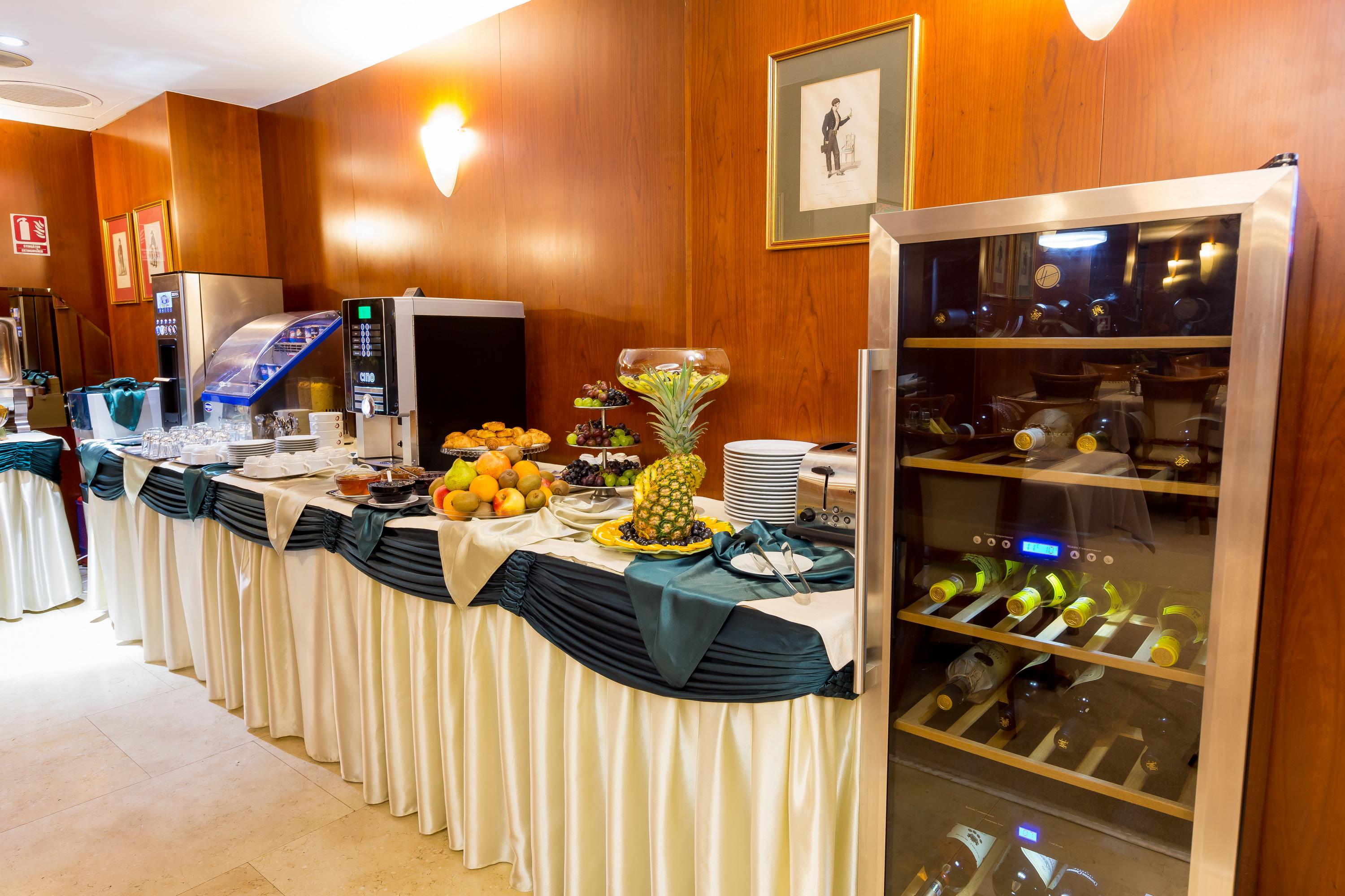 Duke Romana Center 3*