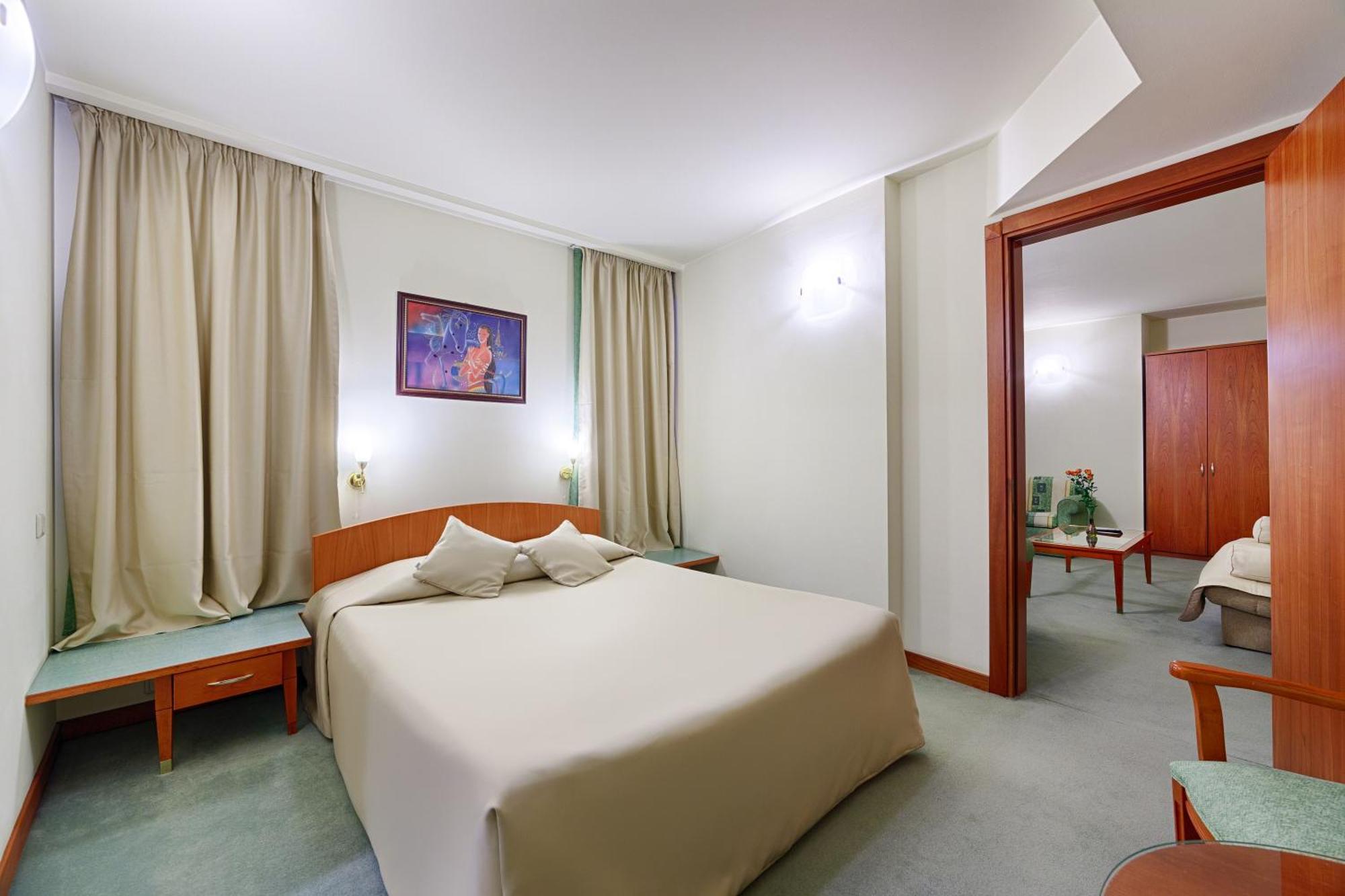 Duke Romana Center Hotel 3*