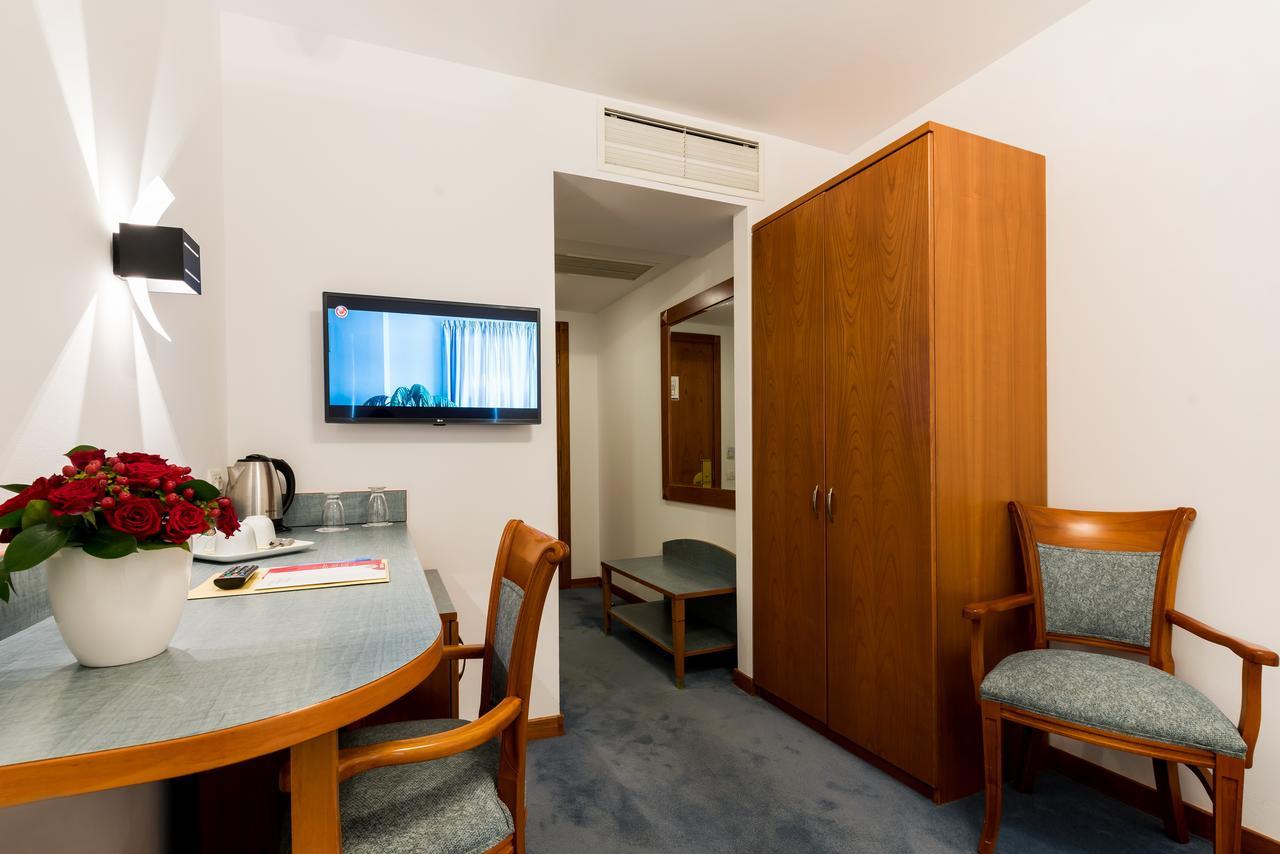 Hotel Duke Romana Center